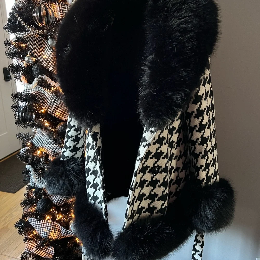 New listing added for this updated coat style!STUNNING Houndstooth Coat - Picture 3 of 8